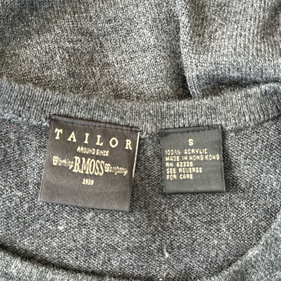 Gray Sleeveless Top - Picture 4 of 6